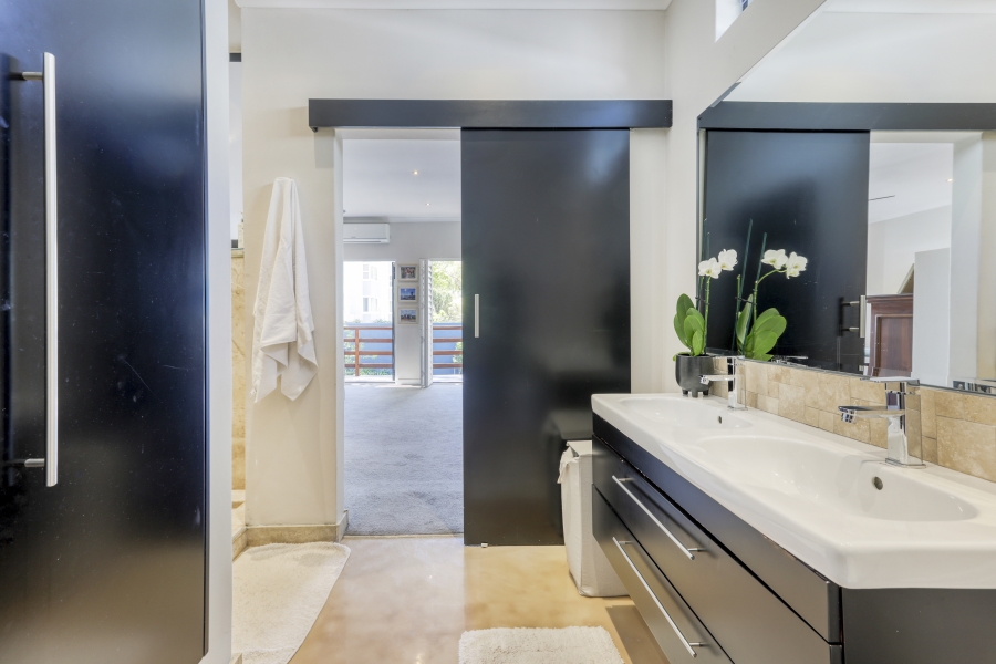 2 Bedroom Property for Sale in Green Point Western Cape